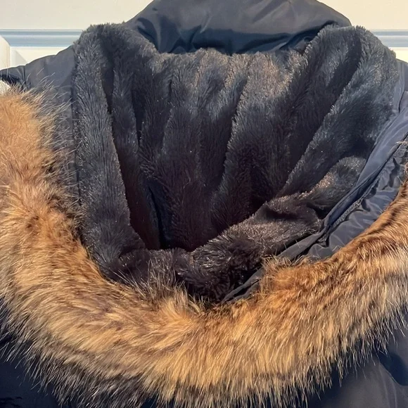 Suzy Shier double layer puffer jacket with fur lined hood, navy, size M - Picture 8 of 11